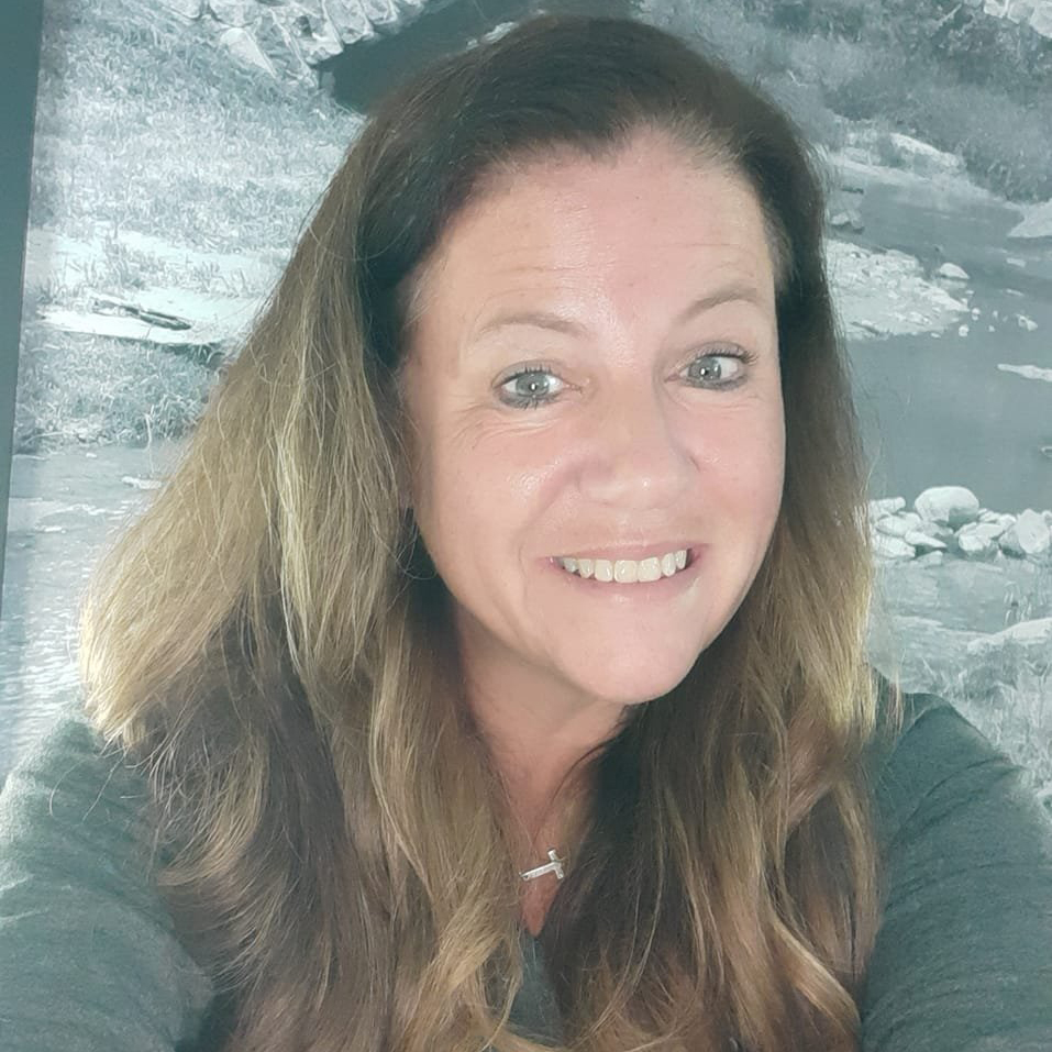 Angie Sailor headshot